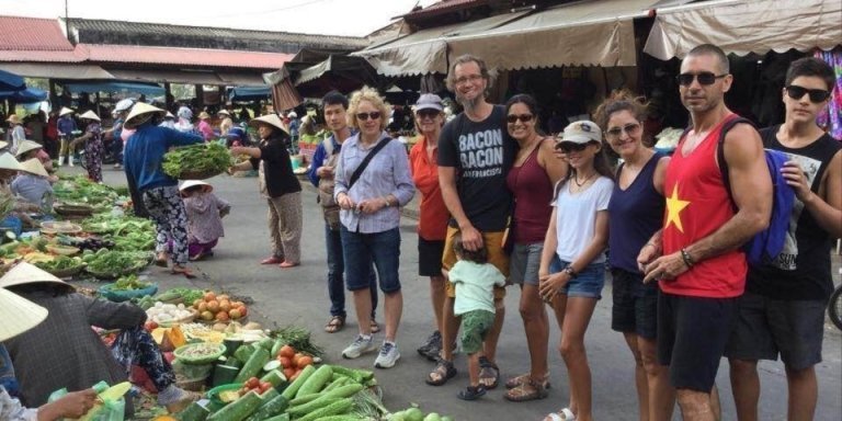 Hue: Vietnamese Cooking Class in Local Home & Market trip