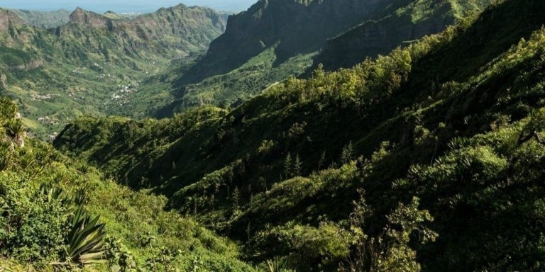 Hiking to Ribeira Principal Valley