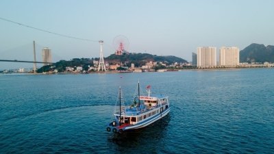 4-hour Ha Long Bay Discovery by Private Cruise | Halong Bay