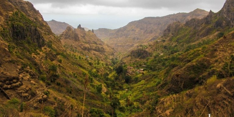 Hiking from Serra Malagueta Natural Park to Gongon Valley