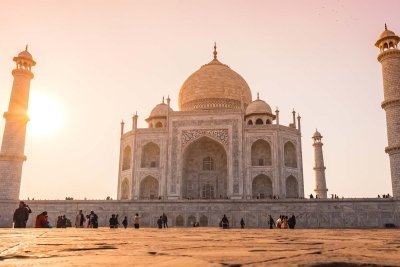 From Delhi: Sunrise Taj Mahal & Agra Private Day Trip by car