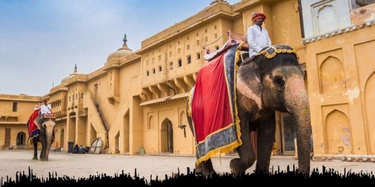 Jaipur: City Palace, Hawa Mahal & Jantar Mantar Private Tour