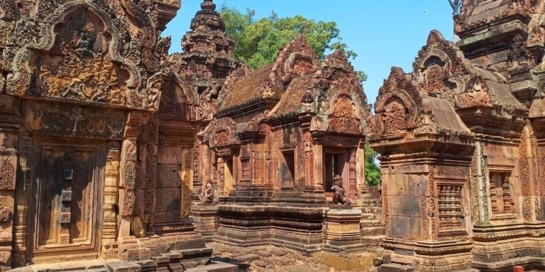 Private Trip: Banteay Srei, Beng Mealea and Rolous Group