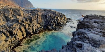 Black Sand Beach & Natural Pool Experience