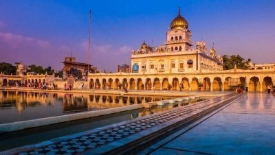 From Delhi: Private Delhi Temples and Spiritual Sites Tour