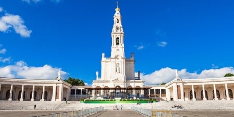 From Lisbon: Fátima, Nazaré & Obidos, small groups tour