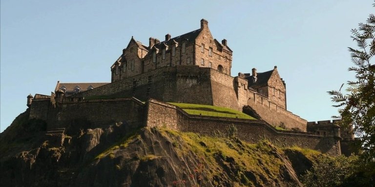 Interactive True Crime Mystery Hunt in Edinburgh (The Castle)