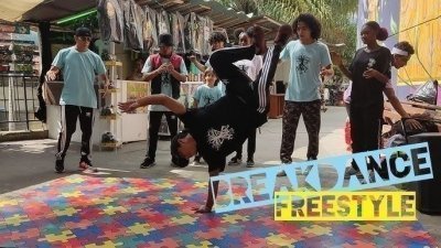 GRAFFITOUR COMMUNE 13 MEDELLIN COLOMBIA