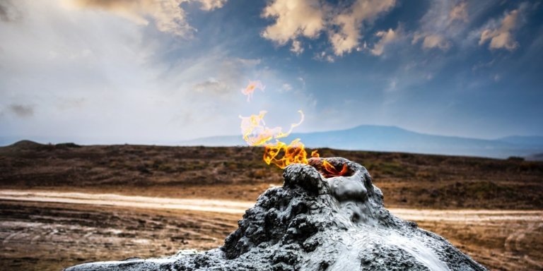 2N&3D  Gobustan, Mud Volcanoes, Ateshgah Fire Temple(Stay incld)