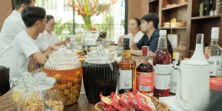 Cocktail Class With Light Meal And Transfers in Hanoi