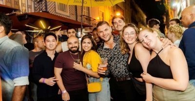 Lisbon: Pub Crawl with Open Bar, Shots, & VIP Club Entry