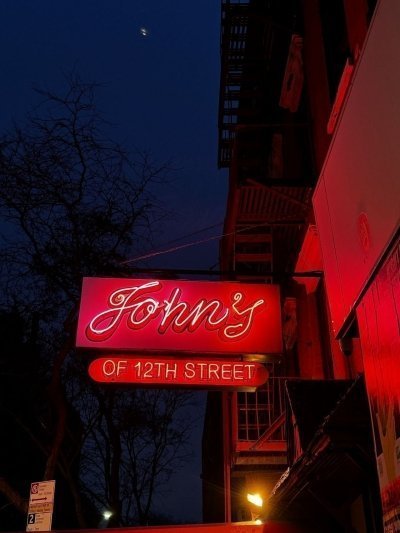 New York City Mafia and Local Food Tour led by NYPD Guides