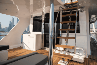 Luxury Dubai Yacht Rental – 2024 Hatteras 64ft