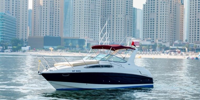 Luxury Dubai Yacht Rental – 2024 Regal 33ft