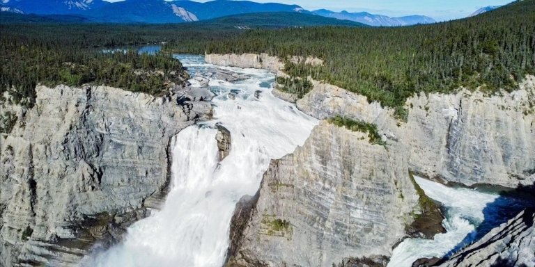 A day at Virginia Falls (Nahanni National Park)