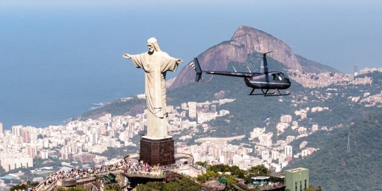 An unforgettable 30-minute Panoramic Flight over Rio de Janeiro