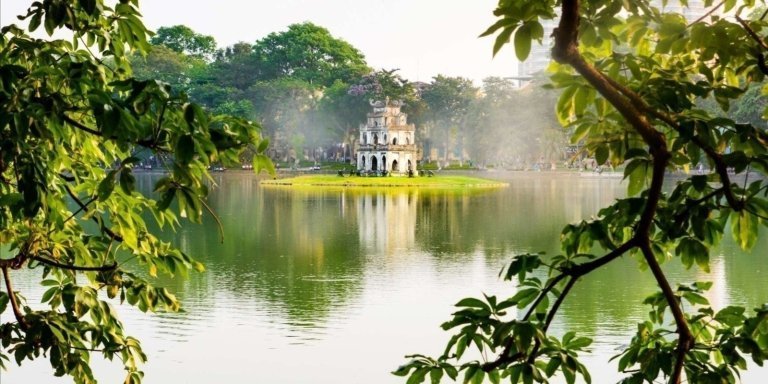 Hanoi: Full-Day Private City Tour with Cyclo Ride