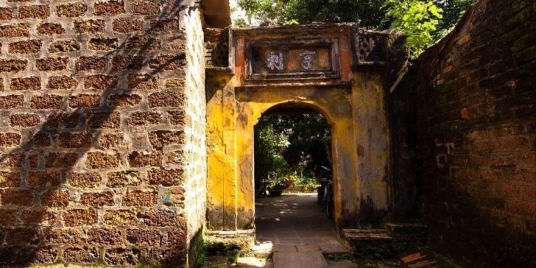 Hanoi: Duong Lam Ancient Village Full-Day Tour with Lunch