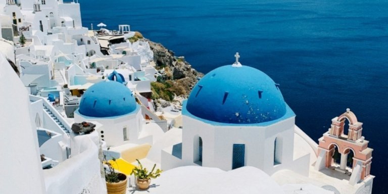 Santorini panoramic day tour with wine tasting