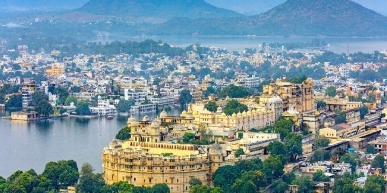 From Delhi: 6-Day Golden Triangle and Udaipur Private Tour