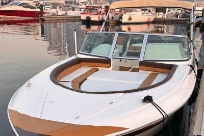 Luxury Dubai Speedboat Rental – 2024 Build VIP Sunley