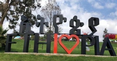 Addis Ababa: Private City Tour with Folkloric Dinner