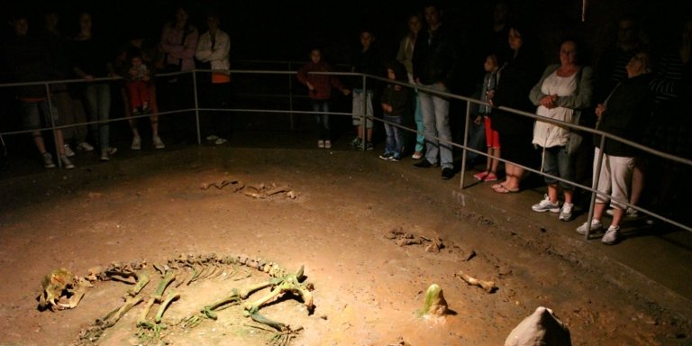 Bear's cave one day tour from Oradea