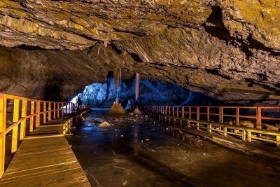 Scarisoara Ice cave one day tour from Oradea