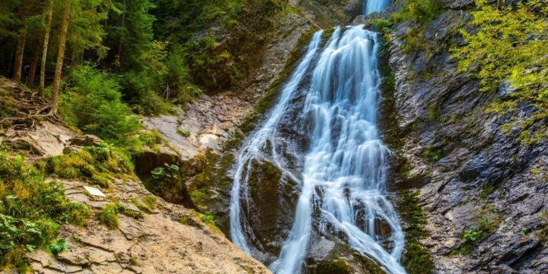 Bridal Veil Falls Rachitele one day tour from Oradea by car