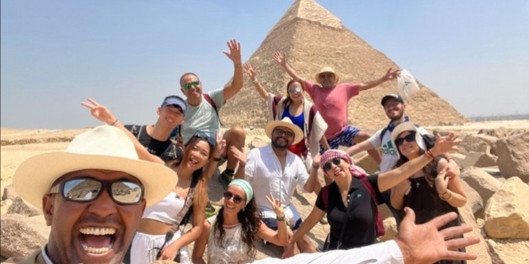 Cairo: Pivate Day Tour to Giza Pyramids, Saqqara and Memphis