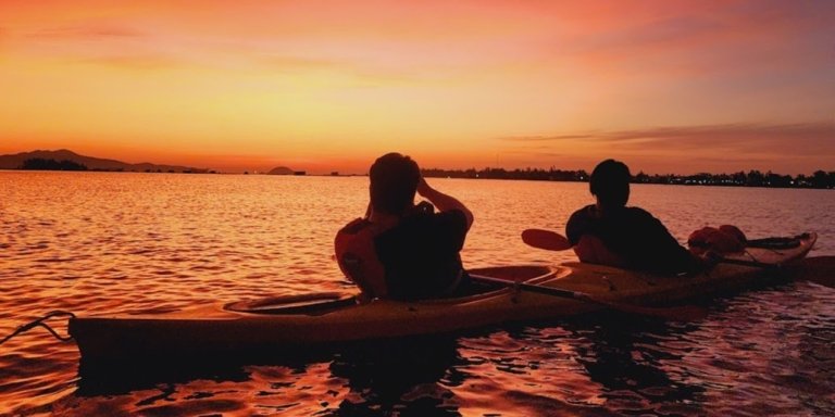 Sunset Paddle to Lantern Town