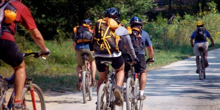 Hue Cycling: Villages, Crafts, and Timeless Charm