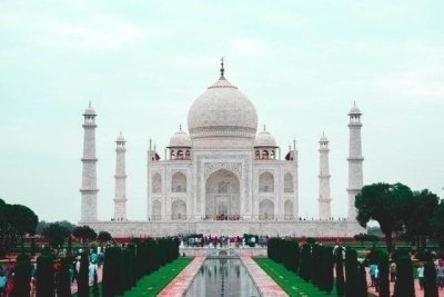 Taj Mahal Sunrise tour from Delhi