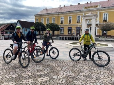 Cycling- Electric bikes to the wineries of the city of Zlatar