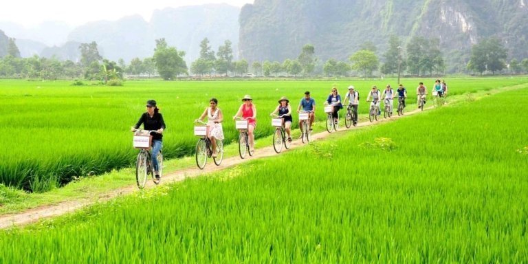 1 day Tour HANOI - HOA LU – CYCLING - TRANG AN – MUA CAVE - HANOI