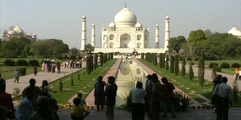 Day Trip to Taj Mahal, Agra from Bangalore with Return Flight