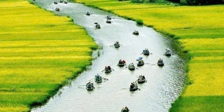 Ninh Binh Day Tour: Hoa Lu & Trang An Boat Trip from Hanoi