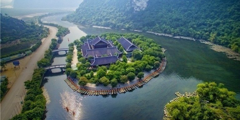 Ninh Binh Full-Day Tour: Explore Hoa Lu & Tam Coc from Hanoi