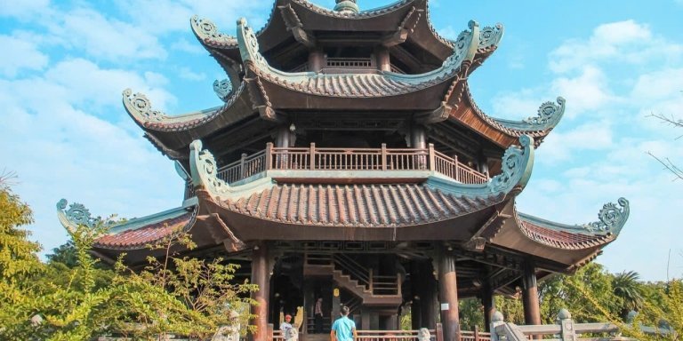 Ninh Binh Full-Day Tour: Bai Dinh Pagoda, Trang An with Lunch