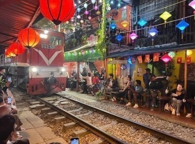 Hanoi Military Jeep Tour: Culture, History & Street Life