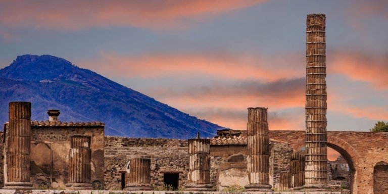Private tour Pompeii and Vesuvio Park from Napoli or Amalfi Coast