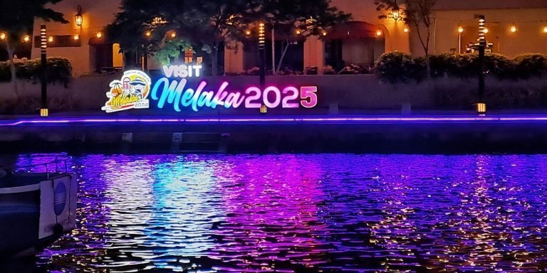 Malacca Night Tour with River Cruise &Trishaw Ride from KL (SIC)