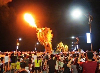 DA NANG FOOD TOUR & DRAGON FIRE SHOW BY CRUISE