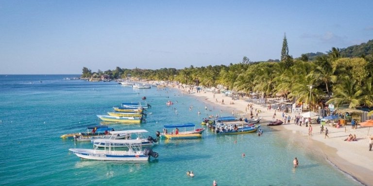 Roatan Beach + Island Tour