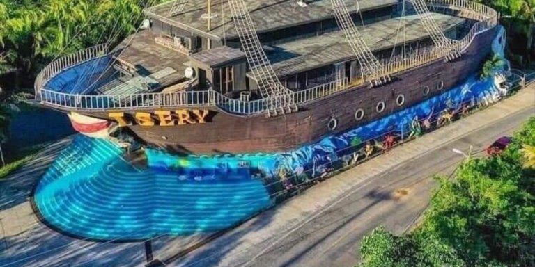 Roatan East Side Tour + Sloths + Iguana