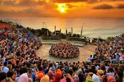 Uluwatu sunset tour from port Benoa