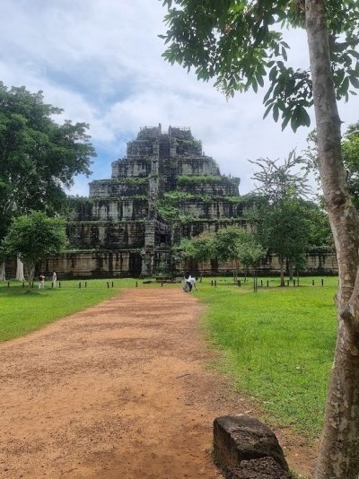 Beng Mealea, Koh Ker & Floating village Day Tour