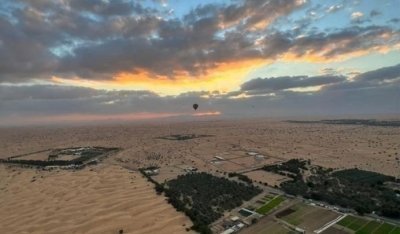 Dubai: Hot Air Balloon Ride with Transfers & Refreshments