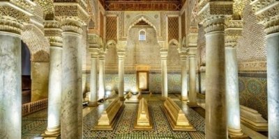 Marrakech: Saadian Tombs, Bahia Palace, Souk & Medina Tour