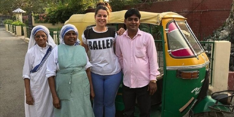 Full-Day Taj Mahal & Agra Fort Tour by Tuk Tuk E Rikshaw